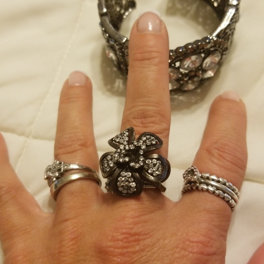 $5 ITEM. black metal and rhinestone bracelet & earrings - Picture 3 of 6
